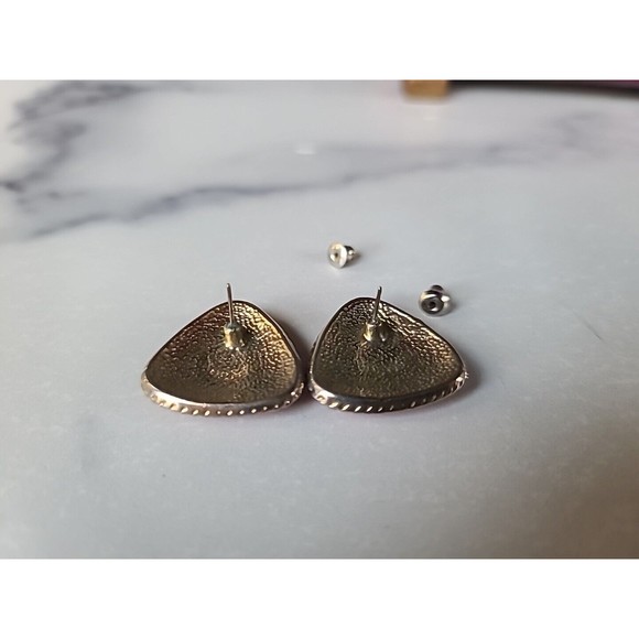 Vintage White And Red Triangular Enamel Stud Earrings - Picture 9 of 10